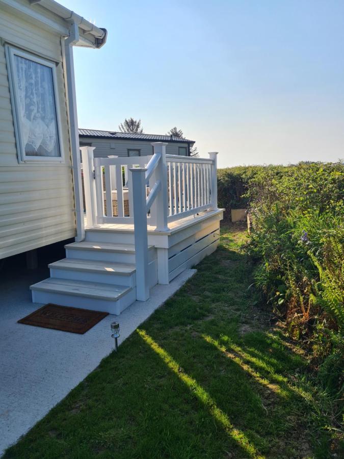 Beautiful 2 Bedroom Caravan, Holiday Park Tenby Saint Florence Extérieur photo
