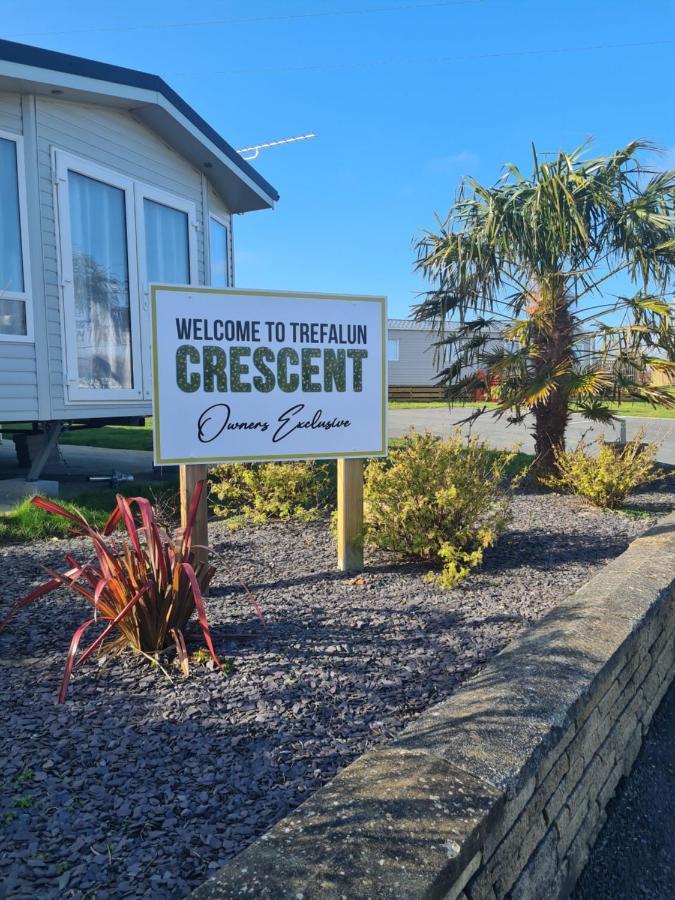 Beautiful 2 Bedroom Caravan, Holiday Park Tenby Saint Florence Extérieur photo